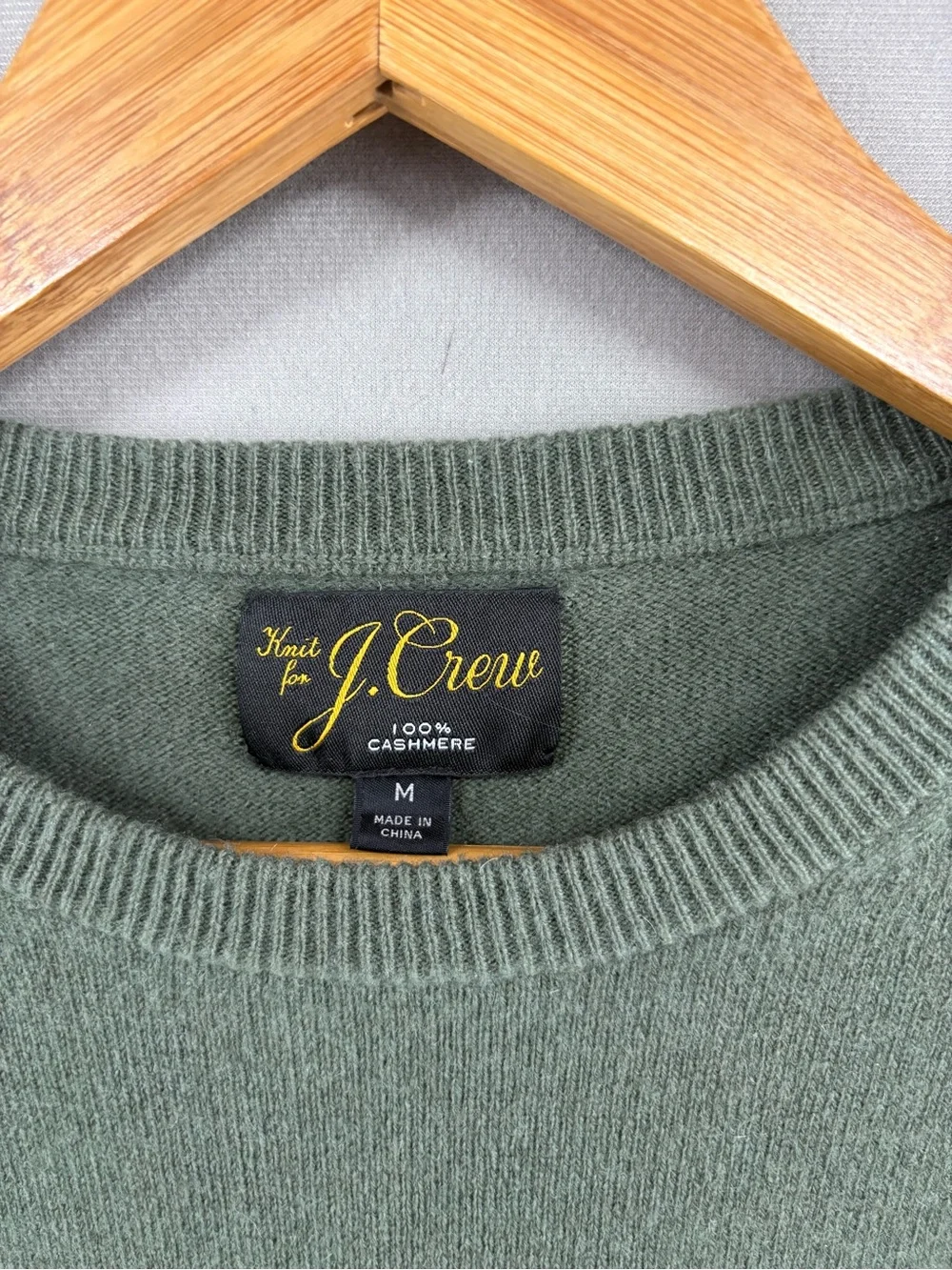 J. Crew 100% Cashmere Crewneck Green Sweater Size Medium Designer Preppy